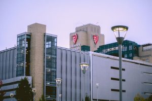 师承出师后选择体制内还是体制外｜公立医院和个体诊所的利弊全分析